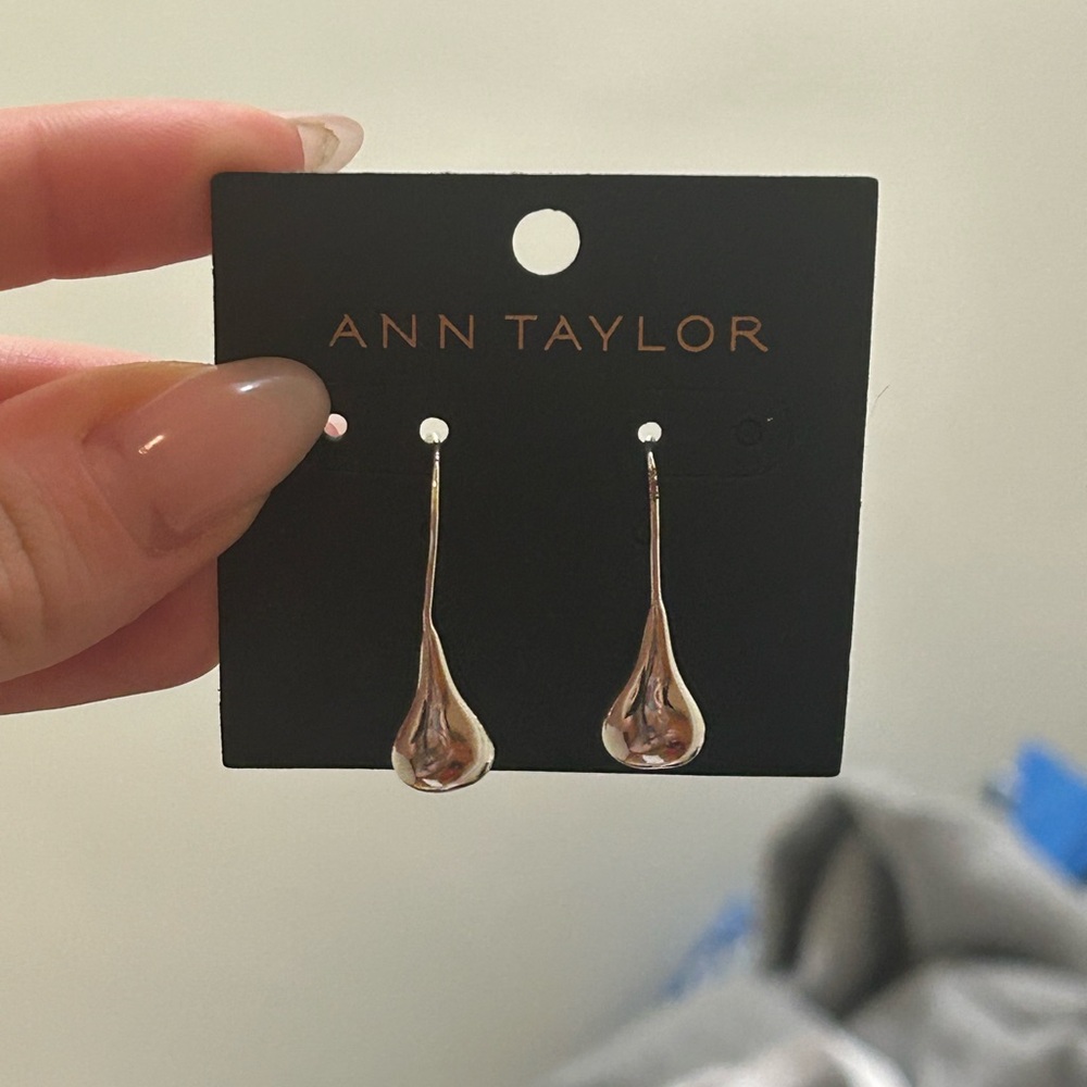 Ann Taylor Silver Teardrop Earrings NWT